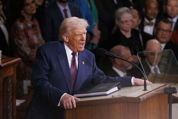 Toate minciunile lui Trump din discursul său de o oră și 40 de minute: cum îl apără pe Musk și cum atacă Europa