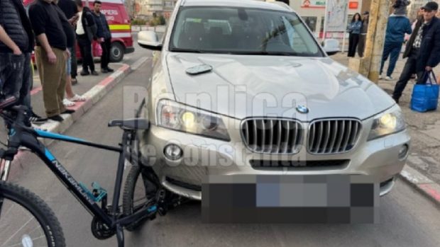 Biciclist minor lovit cu intenție de un BMW care l-a urmărit în trafic în Constanța. Doar instinctul l-a salvat