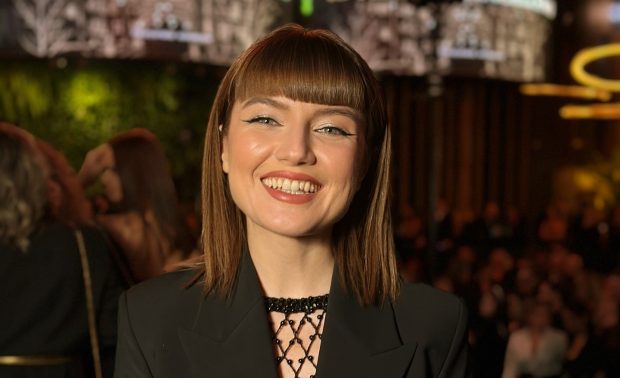 Imagine Stire Ce intervenție estetică vrea să își facă Alexandra Ungureanu. „Rochiile stau pe mine ca pe gard” | 2review.ro
