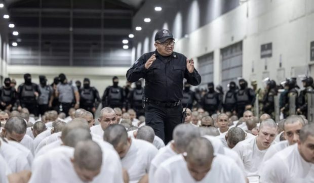Mesajul tăios al unei judecătoare de la Curtea de Apel a SUA cu privire la tratamentul inuman la care au fost supuși venezuelenii deportați de Trump