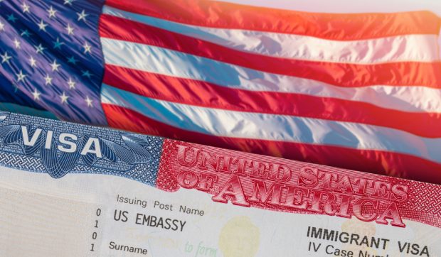 Culisele eliminării României din programul Visa Waiver: motivația politică din spatele deciziei luate de SUA se leagă de nemulțumirea lui J.D. Vance