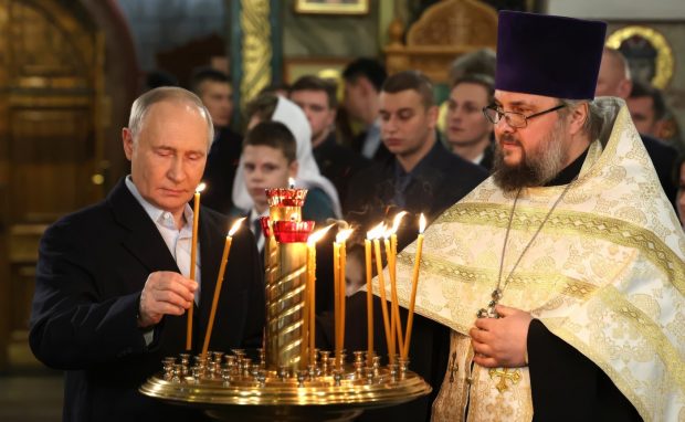 Putin i-a transmis lui Trump că s-a rugat la biserică pentru el după tentativa de asasinat. Reacția președintelui SUA