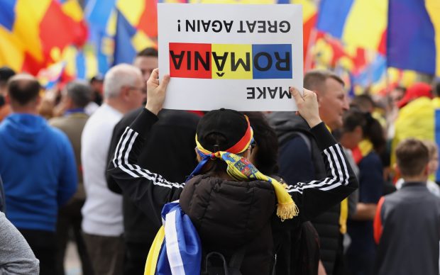 Toţi oamenii preşedintelui care putea să fie. Cine sunt cei care vor „turul 2 înapoi”