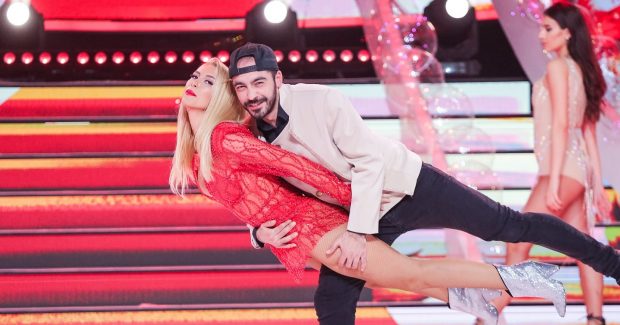 Imagine Stire Cele mai frumoase imagini cu Andreea Bălan și Petrișor Ruge din timpul spectacolelor de dans. Cum arătau în urmă cu 18 ani | 2review.ro