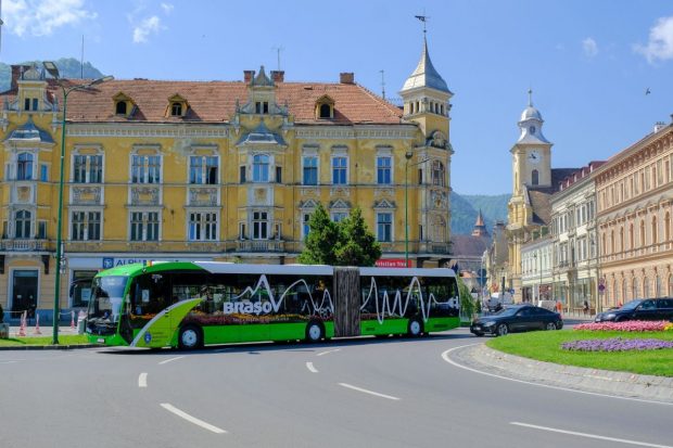 46 de angajați ai Regiei de Transport Public Brașov, suspectați că au furau motorină și o vindeau