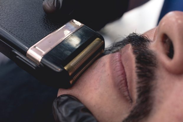 5 factori de care să ții cont atunci când alegi un aparat de ras barba