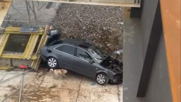 Accident pe autostrada A7, în județul Buzău. Un șofer a căzut de pe un pod aflat în construcție, de la 10 metri înălțime