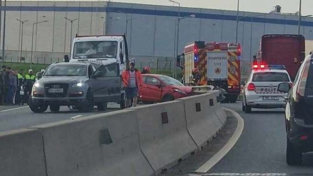 Carambol cu 4 mașini pe Centura Oradea, 3 oameni au ajuns la spital