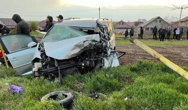 Mărturiile mamei unuia dintre șoferii morți în accidentul cumplit de la Năvodari, Constanța: „Eram cu el în mașină. M-a salvat pe mine. A murit în ochii mei”