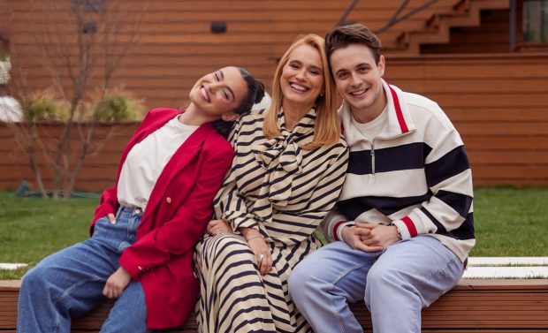  Lecții de Viață pentru Copiii Săi. Alexia Eram, Inspirată de Mama sa, Povestește Cum Pozitivitatea și Educația Financiară O Au Transformat într-un Model de Succes la 24 de Ani.