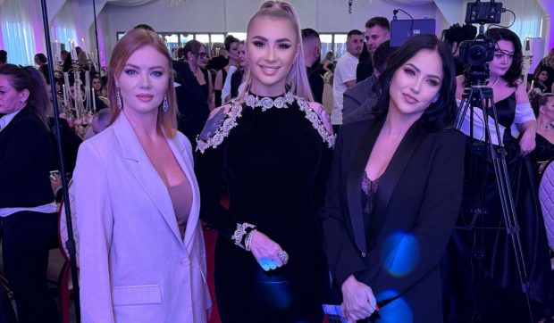  O Prietenie Veritabilă Demonstrată la Gala Women Power, În ciuda Zvonurilor Despre Rivalitate și Controversele Trecutului – Cum A Suprins Impresara Pe Toată Lumea într-o Lumină Positivă și a Lămurit Speculațiile!
