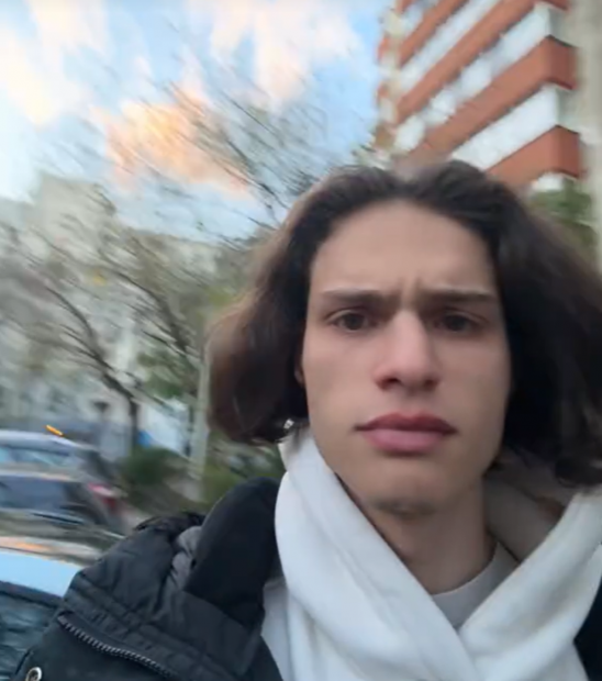 Un apropiat al lui Vlad Pascu, care fusese filmat în timpul unei crize de dealerul său, a fost găsit mort în casă | VIDEO