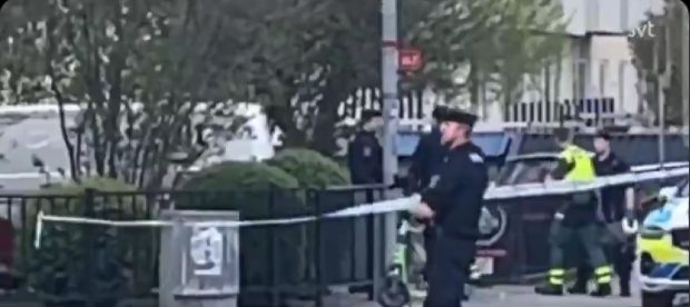 Atac armat în centrul orașului Uppsala: trei morți, împușcați de un bărbat mascat care a fugit apoi cu o trotinetă electrică