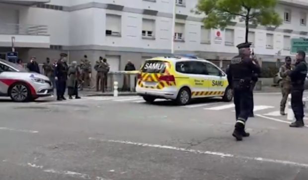 Un elev mort și alți trei răniți după un atac cu cuțitul la un liceu din Franța