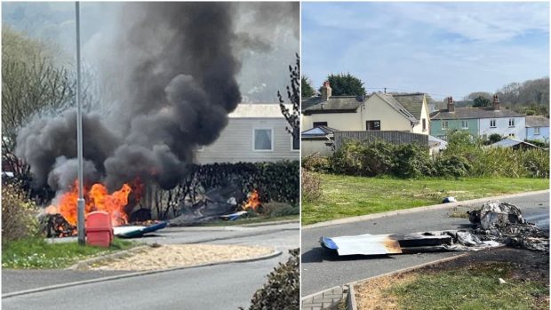 Doi oameni au ieșit singuri din avionul care s-a prăbușit și a luat foc pe o stradă dintr-un parc de vacanță din Marea Britanie