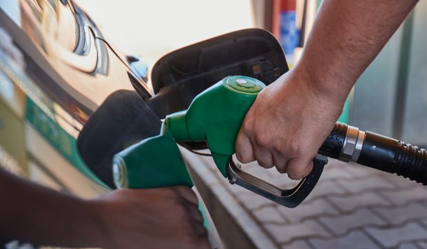 Primarul comunei Cornești din Cluj, cercetat pentru că a furat motorină din stația de carburant a primăriei
