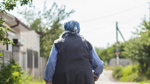 Judecători cu opinii opuse în procesul bătrânei de 75 de ani acuzate că și-a ucis vecina de 92 de ani. Cum s-au contrazis magistrații în motivare