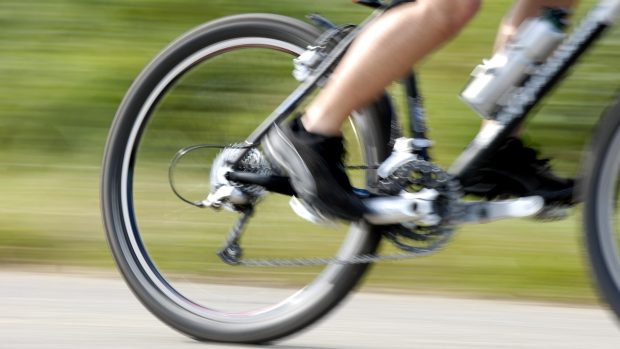 Un biciclist care a ajuns la spital după ce a căzut în șanț s-a ales și cu dosar penal, în Neamț