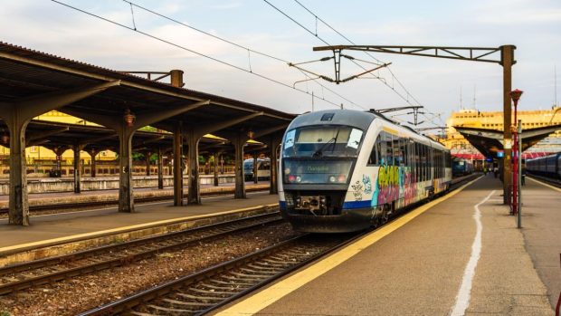 CFR Călători suplimentează trenurile spre Litoral pentru minivacanţa de 1 Mai. Care sunt rutele directe spre mare