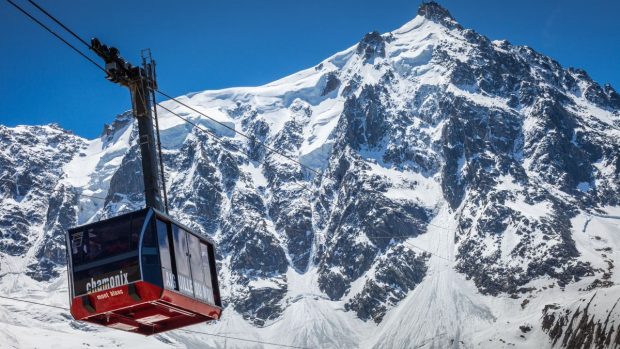 Turiștii au îngropat localnicii în lux. Prețuri prea mari la Chamonix, capitala mondială a alpinismului