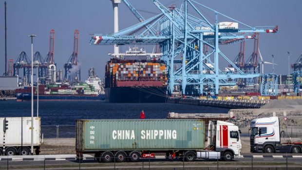 China, furioasă după tarifele de 104% impuse de Donald Trump: va pune taxe suplimentare de 84% mărfurilor din SUA