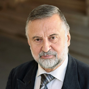 Profesorul Aurel Codoban