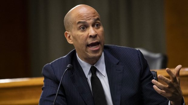 Discurs neîntrerupt de peste 25 de ore împotriva lui Donald Trump ținut de un senator democrat, un record istoric în Senatul american