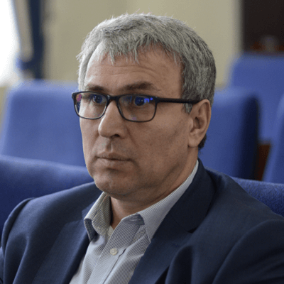 Studenții de la Universitatea Alexandru Ioan Cuza din Iași, nemulțumiți de modul în care se oferă bursele. Ce răspund șefii instituției