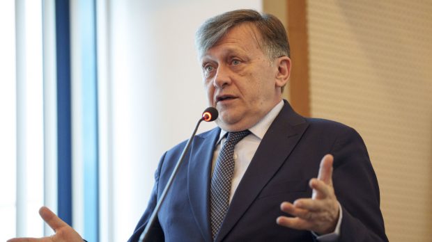 Crin Antonescu s-a întâlnit cu James Trainor, trimisul lui Donald Trump în România pentru alegerile prezidențiale. Pe cine a refuzat americanul