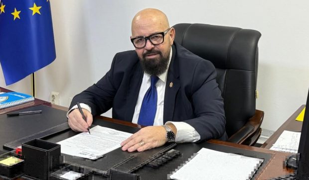 Imagine Stire Ce studii are Cristian Popescu Piedone și de ce s-a lăsat de școală. A dat Bacalaureatul la 32 de ani: „Cu bani în traistă am conștientizat că îmi trebuie carte” | 2review.ro