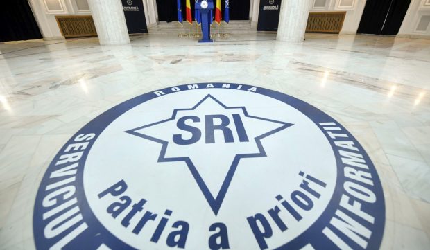 Cum poate fi recunoscută o reţea de conturi false înaintea alegerilor prezidențiale. SRI monitorizează activitățile de dezinformare în online
