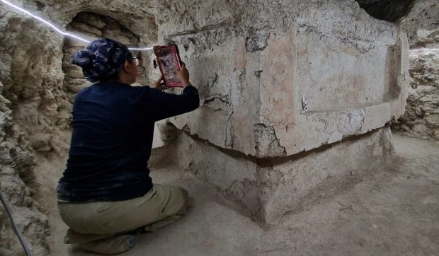 Descoperire arheologică misterioasă într-un oraș mayaș din Guatemala: un altar vechi de 1700 de ani, plin cu cadavre
