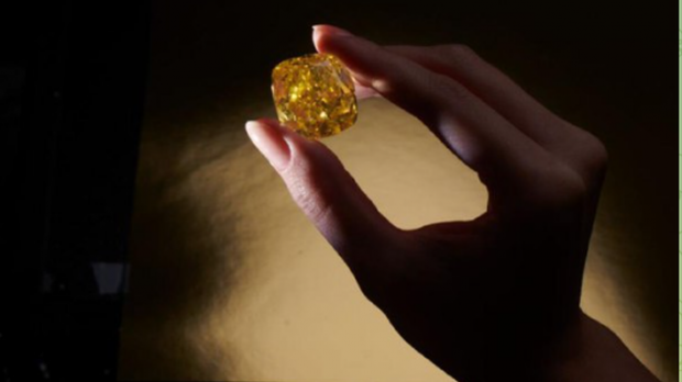 Cel mai mare diamant tăiat vreodată în Rusia are 100 de carate și o vechime de un miliard de ani