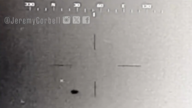 Distrugător american, urmărit de patru OZN-uri „Tic Tac”. Noi imagini făcute publice