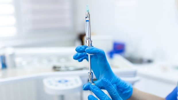 Un doctor „obsedat de crime” e acuzat că a ucis 15 pacienți și anchetatorii se tem că sunt mult mai multe victime