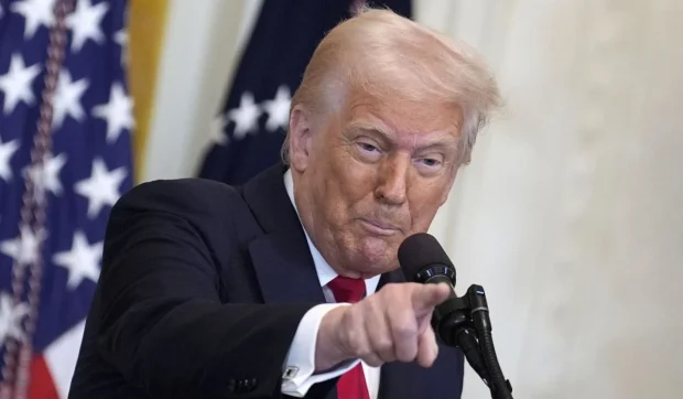 Trump a dat ordin să dispară restricțiile asupra presiunii apei la duș: „Să facem dușurile din America grozave din nou”