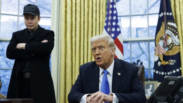 Donald Trump a luat foc: „Ce mama naibii caută Elon acolo?” Musk era la o întâlnire secretă
