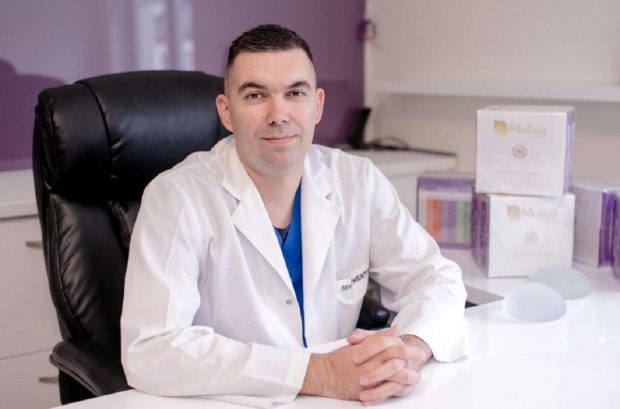 Clinica Cosmedica lansează platforma ginecomastie.ro – un nou reper digital pentru bărbații care se confruntă cu ginecomastia