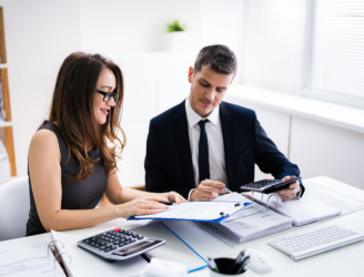 Descifrarea Creșterii Financiare: Principalele Tendințe Economice pentru Investitorii Inteligenți