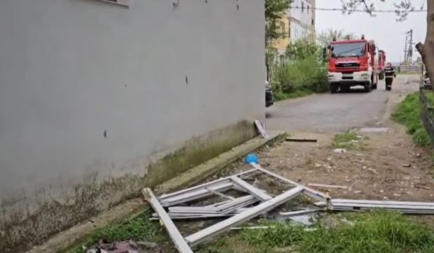 50 de oameni evacuați dintr-un bloc din Balș, după o explozie. O fetiță de 4 ani se numără printre victime | VIDEO