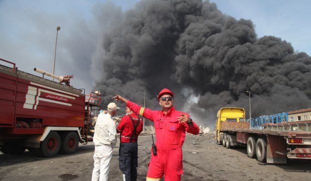 O explozie gigantică s-a soldat cu cinci morți și peste 700 de răniți, într-un port petrolier din Iran | VIDEO