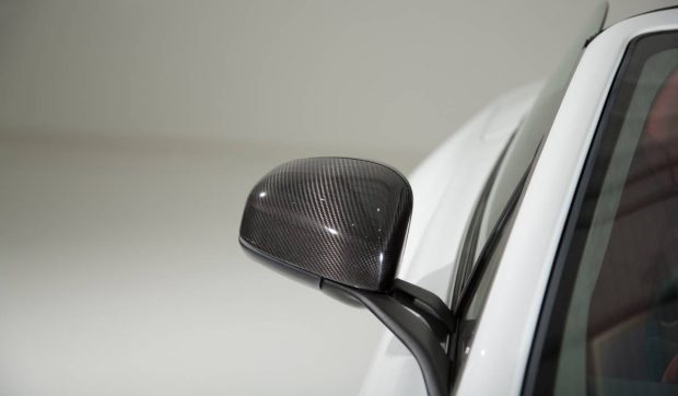 Adevăratul motiv pentru care UE vrea să elimine fibra de carbon din automobile: „o substanță periculoasă”