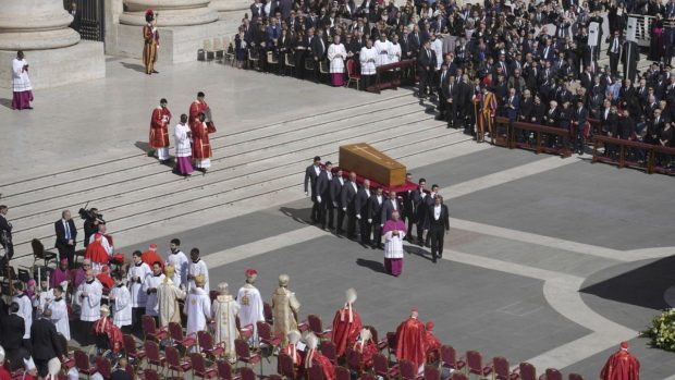 Livetext – Funeraliile Papei Francisc au loc la Vatican. Donald Trump s-a întâlnit cu Volodimir Zelenski înainte de înmormântare