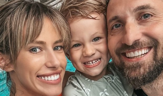 Imagine Stire Gabriela Prisăcariu a răbufnit după ce ea și Dani Oțil au fost criticați pentru felul în care își cresc copilul: „Mai lăsați-mă cu acest parenting” | 2review.ro