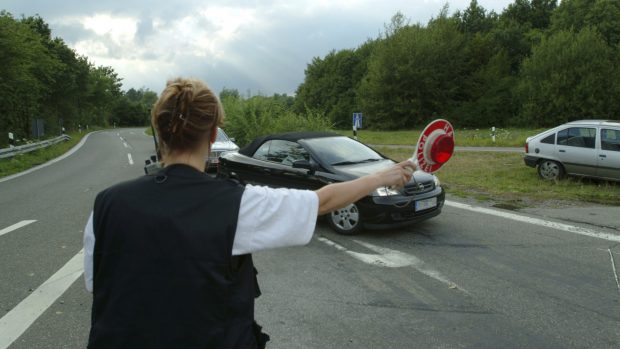 Român prins cu „o mașină Lego tipică”, pe șoselele din Germania. Polițiștii i-au luat-o: „Este cumva asamblată, dar nimic nu a fost făcut corect”