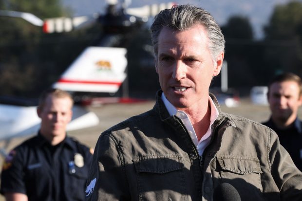 California contestă în instanţă tarifele lui Donald Trump: „Este nesăbuinţă. Acest tip distruge economia Statelor Unite”