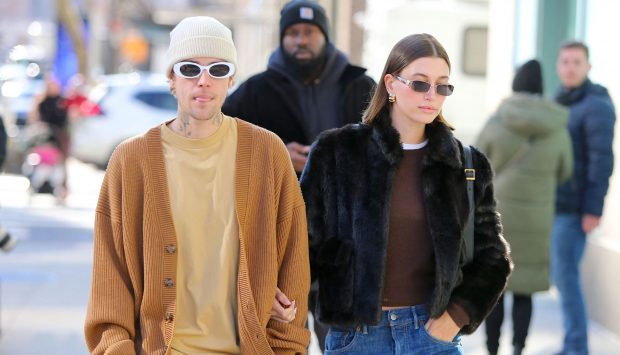 Imagine Stire Justin Bieber nu mai doarme, nu mănâncă și trimite mesaje frenetice noaptea: „E maniac”. Hailey, soția artistului, cere disperată ajutor | 2review.ro