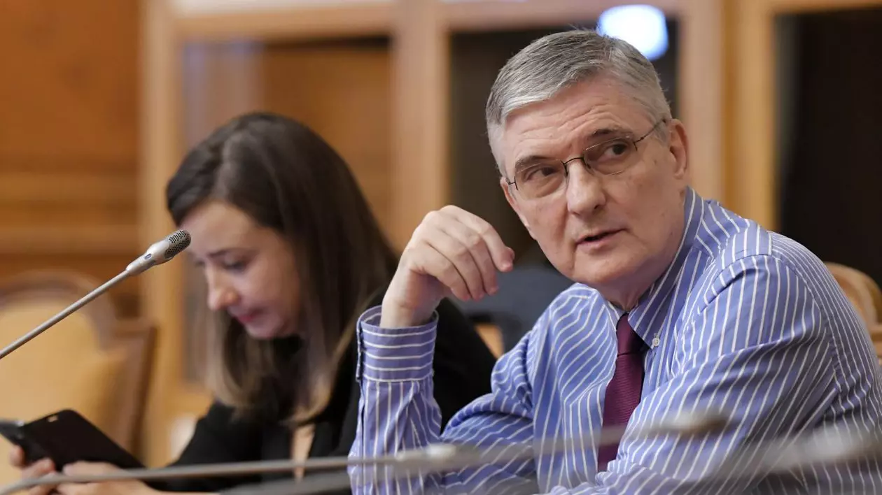 Poza pentru articolul Avertismentul lui Daniel Dăianu, președintele Consiliului Fiscal, pentru viitorul Guvern: „Trebuie să existe luciditate și responsabilitate, trezire măcar în acest ceas târziu”