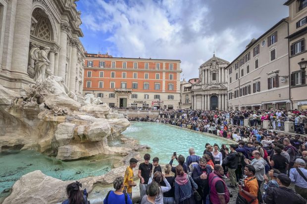 Cei mai mulți hoți de buzunare sunt în Italia, iar majoritatea își fac veacul pe lângă emblematica Fântână Trevi, în Roma