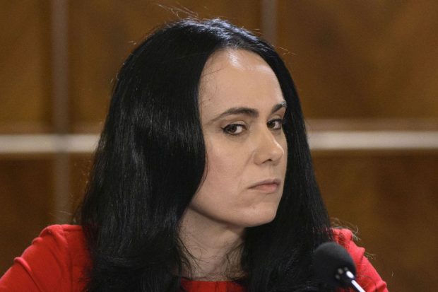 Senatul a adoptat moţiunea simplă privind sistemul de pensii împotriva ministrului Muncii. Ce se întâmplă cu Simona Bucura Oprescu